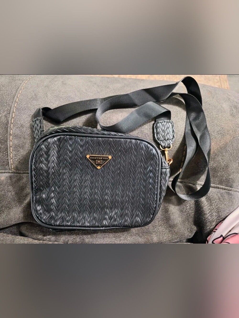 Purse. Crossbody. Luxury style bag. NEW! Black fashion purse.